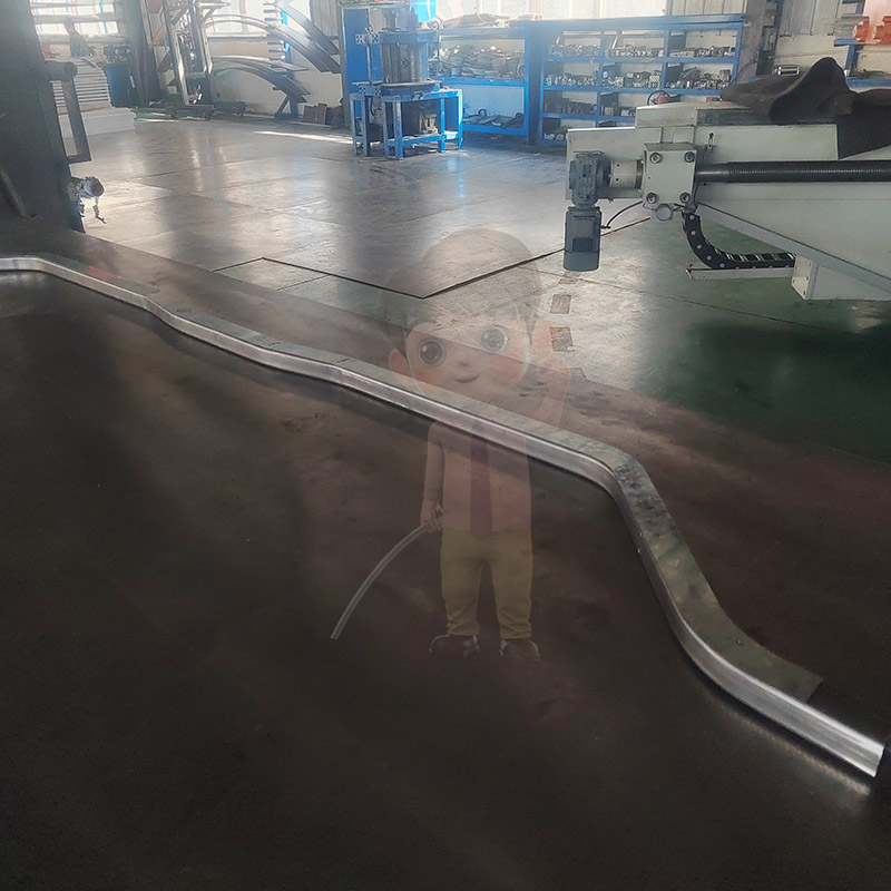 汽車鐵質(zhì)保險(xiǎn)杠支架