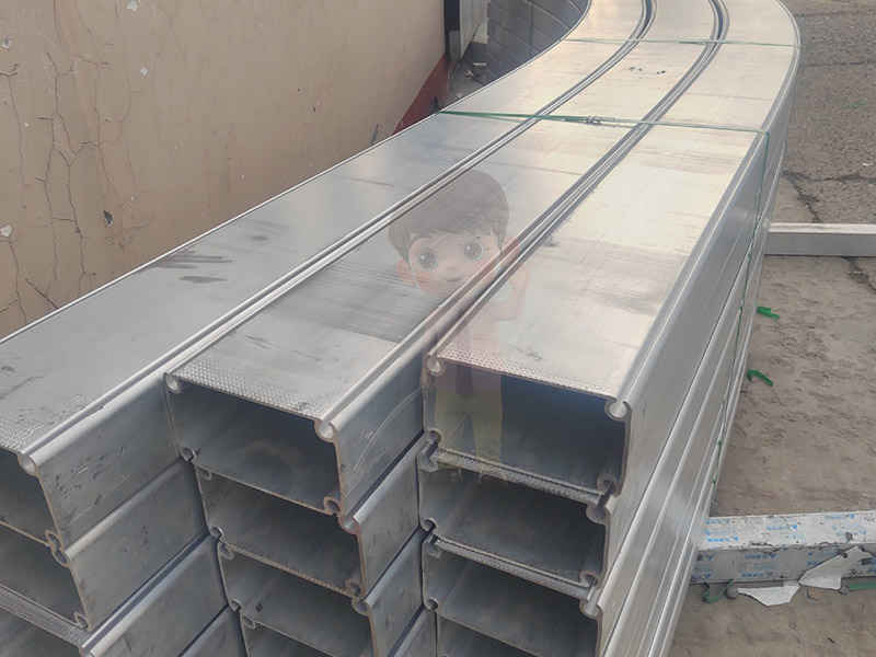 多元化產(chǎn)品線解析：北京拉彎廠在建筑、汽車及航空行業(yè)的應(yīng)用實(shí)例