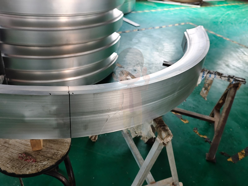 滿足多樣化需求：北京鋁型材彎弧加工如何實(shí)現(xiàn)個性化定制與靈活生產(chǎn)模式