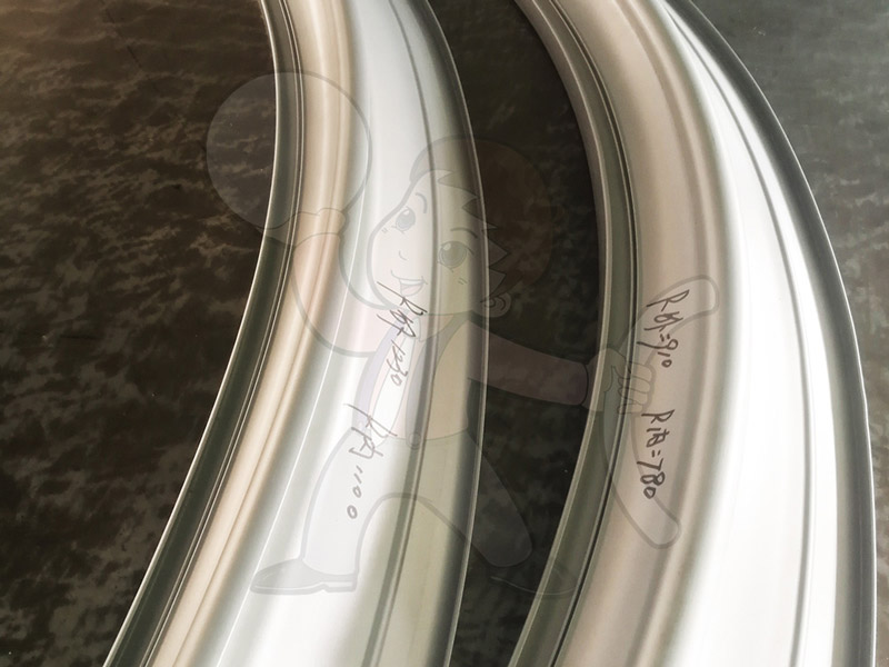 百葉片拉彎加工在建筑與工業(yè)領(lǐng)域的廣泛應(yīng)用：推動(dòng)節(jié)能環(huán)保與美觀設(shè)計(jì)