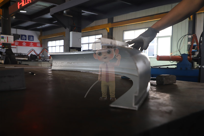 鋁型材裝飾線條彎曲在建筑美學(xué)中的應(yīng)用：如何通過(guò)精細(xì)工藝提升空間的藝術(shù)感